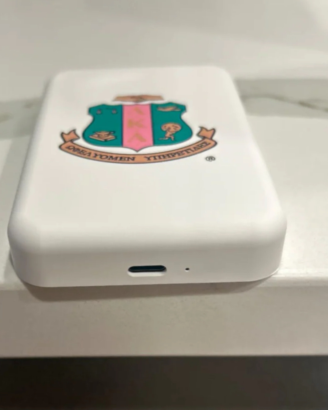 AKA Portable Power Bank Charger – Magnetic, USB-C, Fast Charging